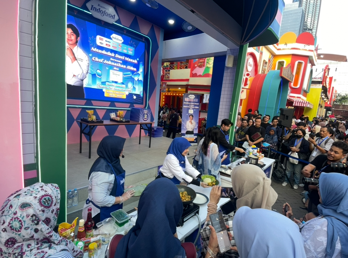 Chef Jonathan Alden Adu Masak dengan Komunitas NCC di Rumah Indofood Jakarta Fair 2025